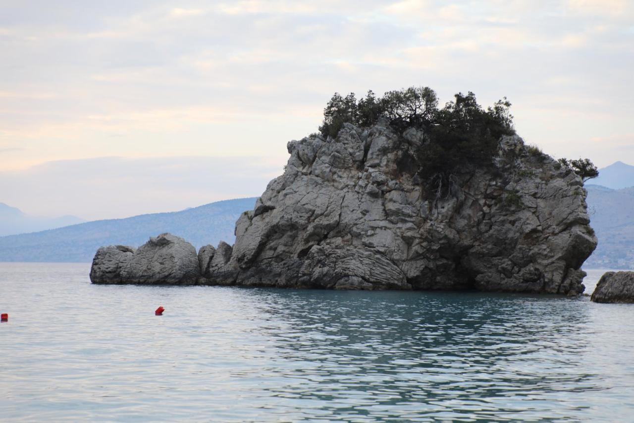 Luxury Seafront Apartments Saranda Zewnętrze zdjęcie